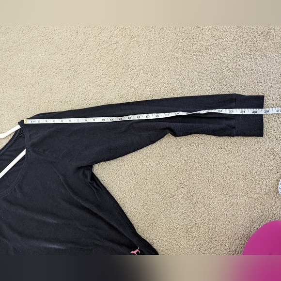 PINK loose black long sleeved tee - Picture 7 of 9